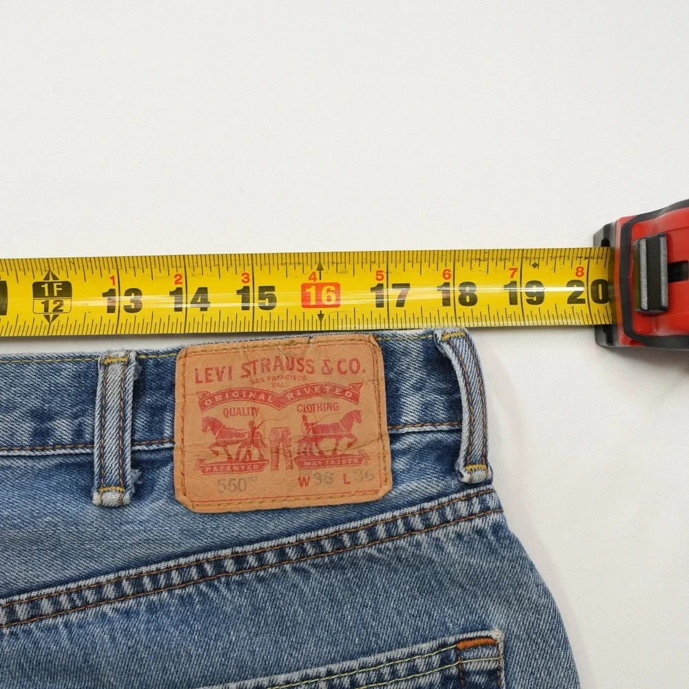 Levi's 550‎ Men's Relaxed Fit Jeans (fits 36x34) Blue Medium Wash Denim Casual